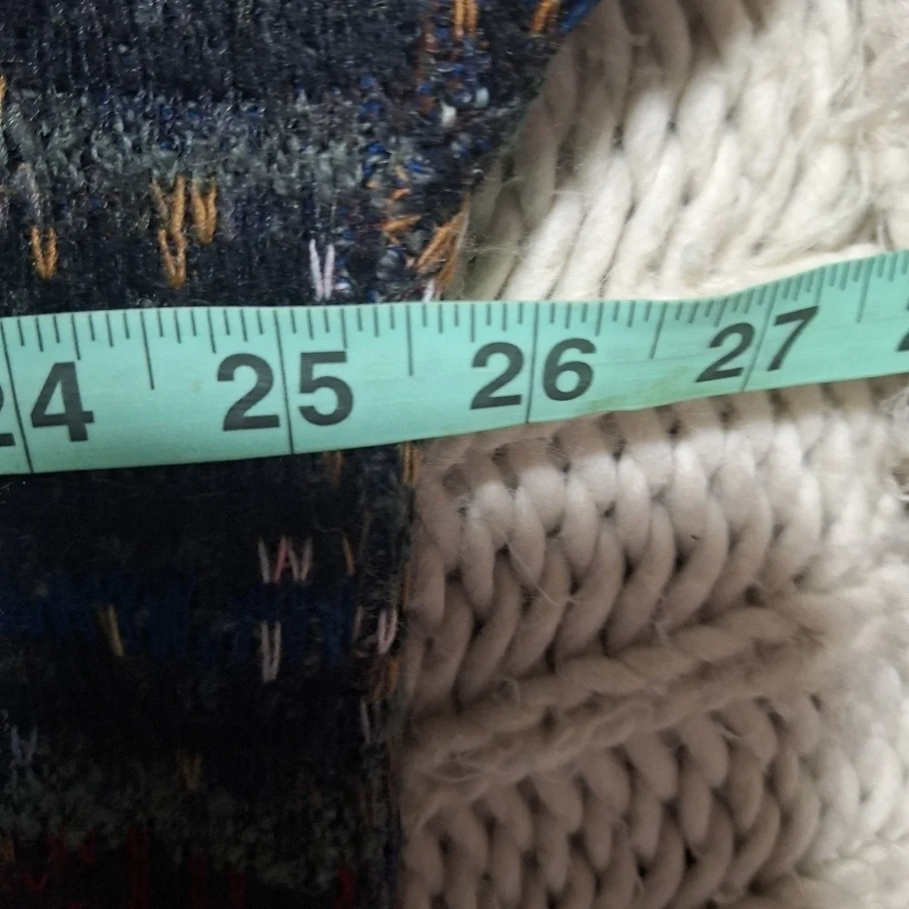A vintage Alfani men's long sleeve crew neck wool blend sweater in a size XXL.